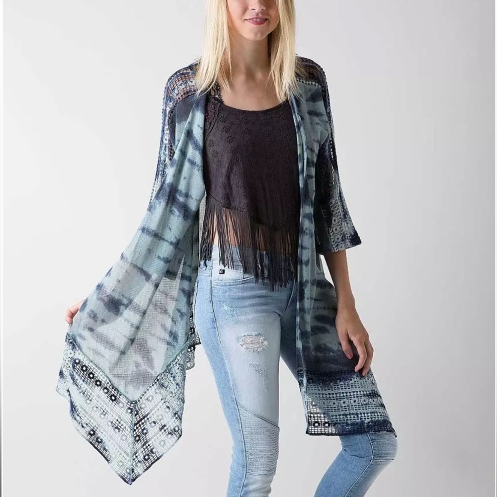 Gimmicks by BKE Tie Dye Boho Open Front Cardigan with Crochet Trim Women’s S